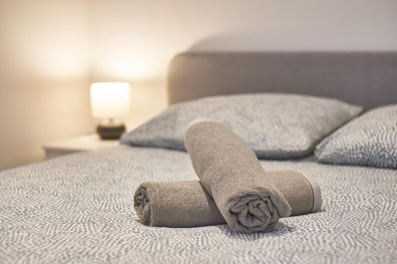 Le Petit Pierre Scize - Quais De Saone Apartment ลียง ภายนอก รูปภาพ